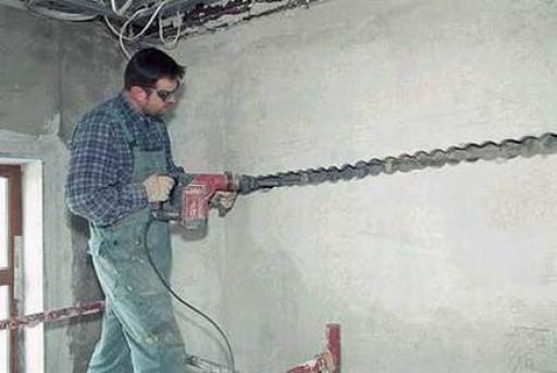 Как правильно штробить стены под электрику в доме